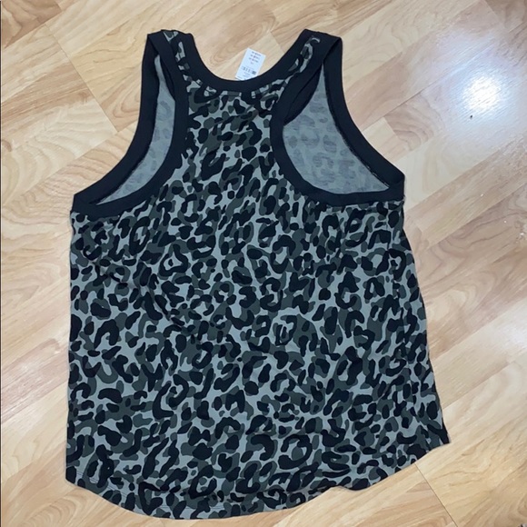 🆕 PINK RAZOR BACK CAMO TANK - Picture 5 of 5